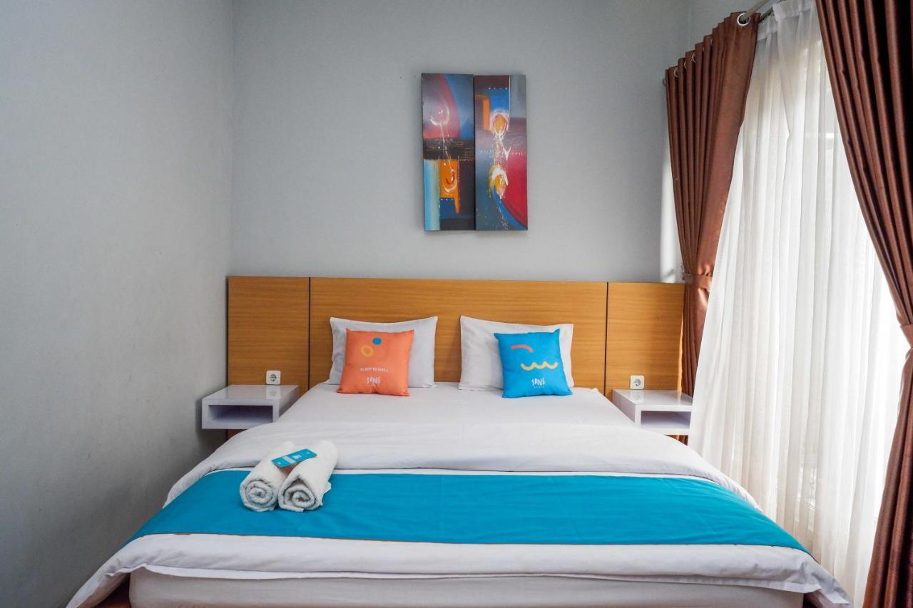 Sans Hotel Absari Yogyakarta Jarakan Exterior photo