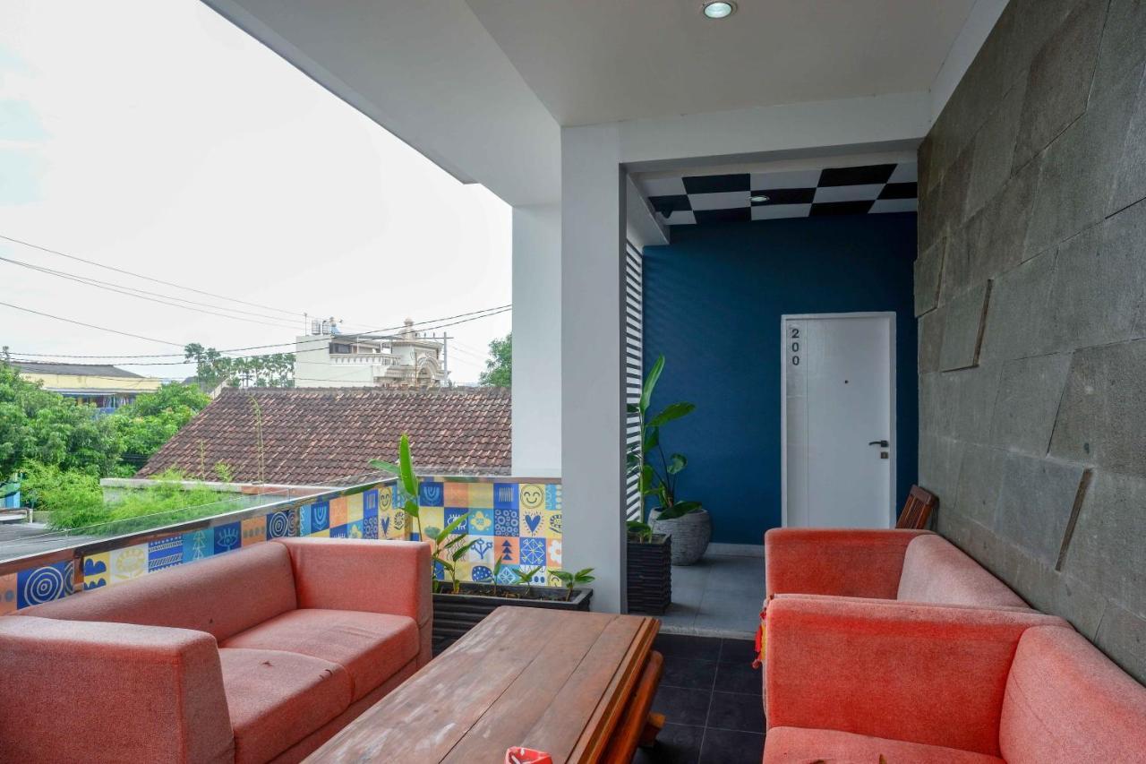 Sans Hotel Absari Yogyakarta Jarakan Exterior photo